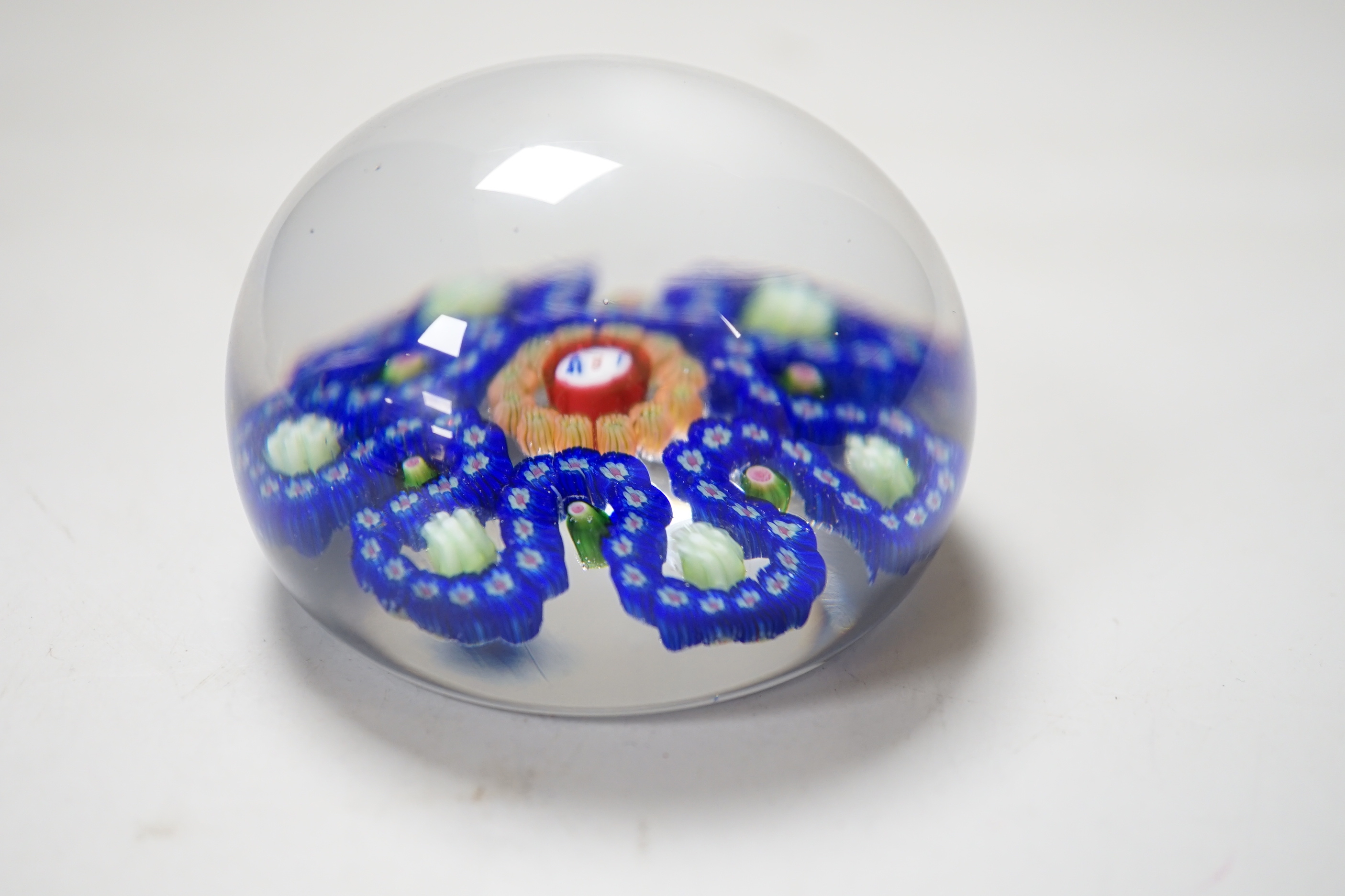A DuPont garland paperweight, spurious date 1815, 6cm diameter